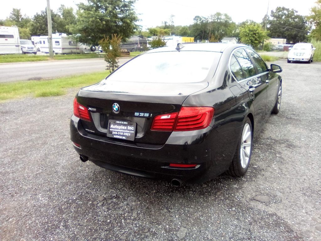 2014 BMW 5 Series Image 25