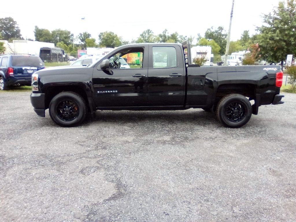 2017 Chevrolet Silverado 1500 Image 3
