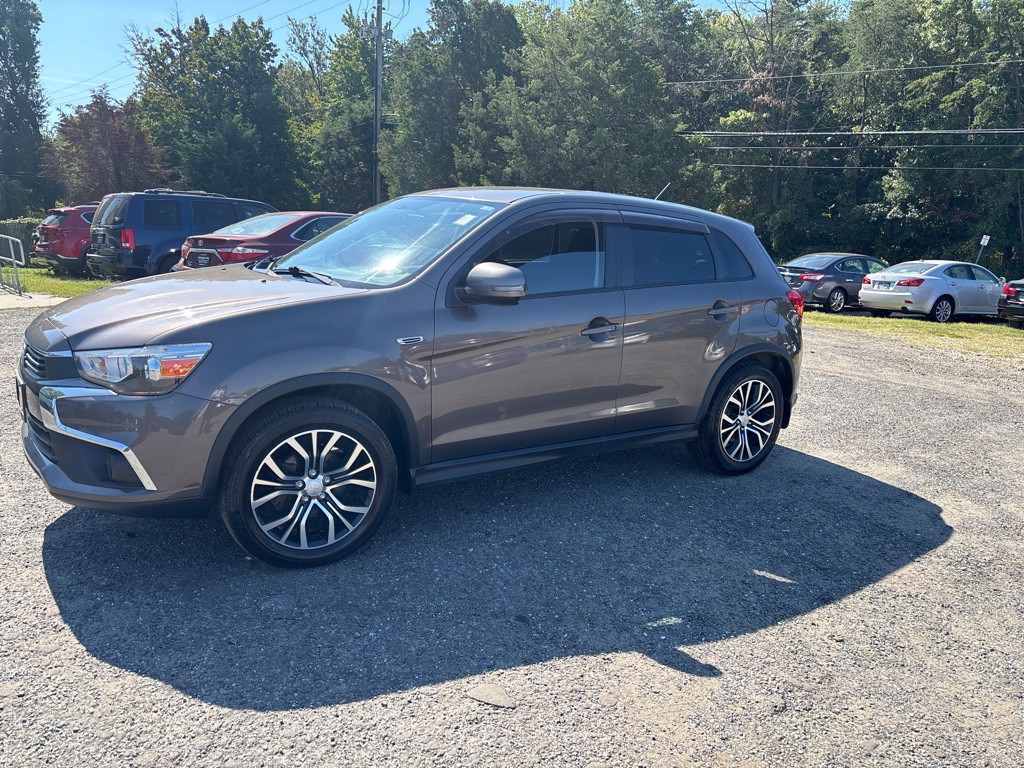 2016 Mitsubishi Outlander Image 4