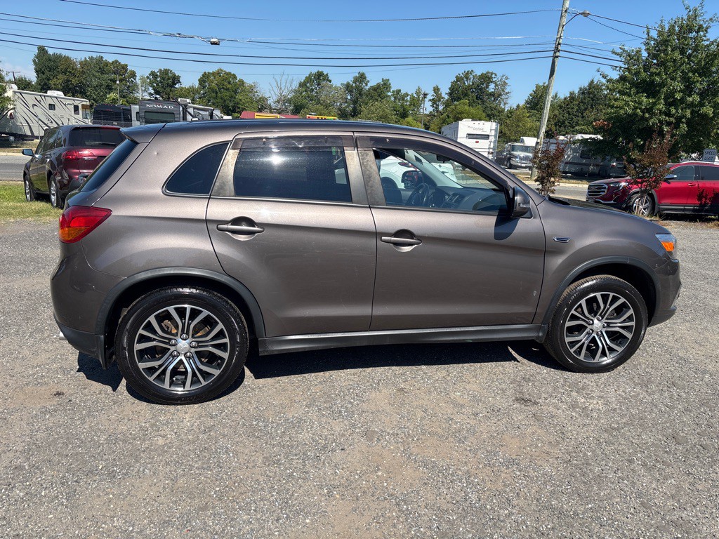 2016 Mitsubishi Outlander Image 12