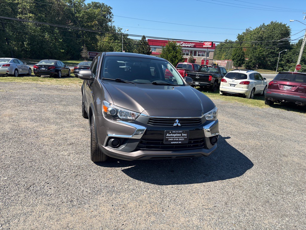 2016 Mitsubishi Outlander Image 16