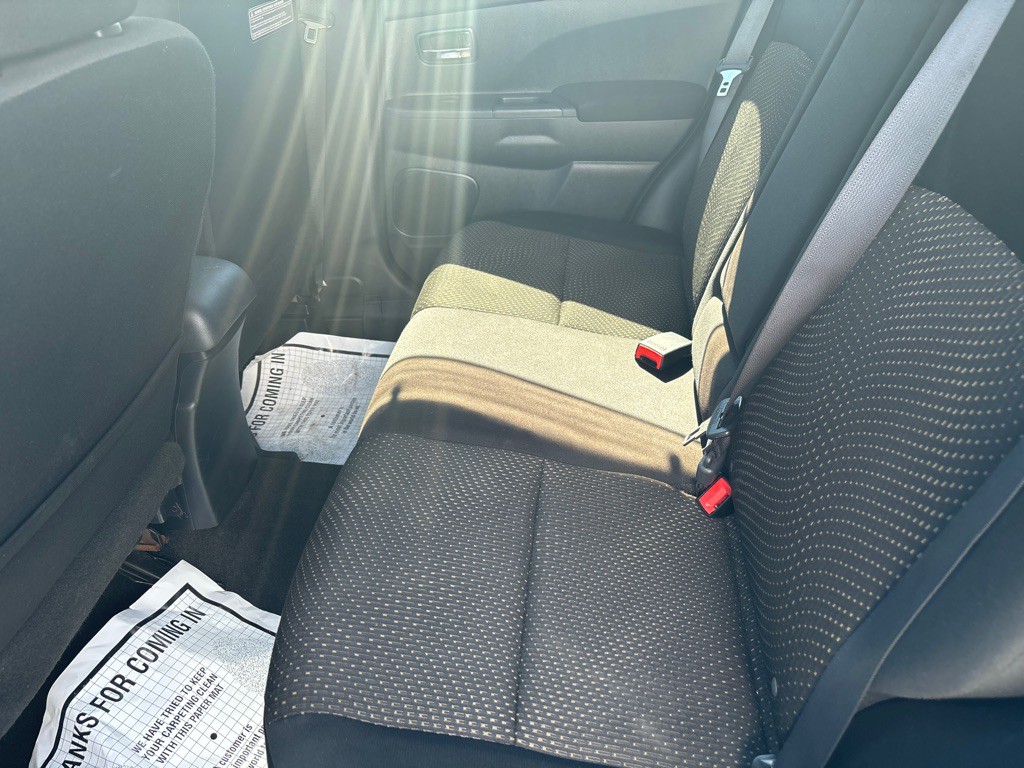 2016 Mitsubishi Outlander Image 18