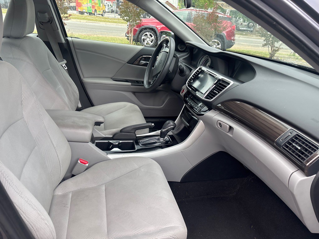 2016 Honda Accord Image 17