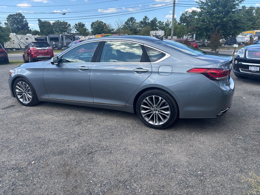 2015 Hyundai Genesis Image 9