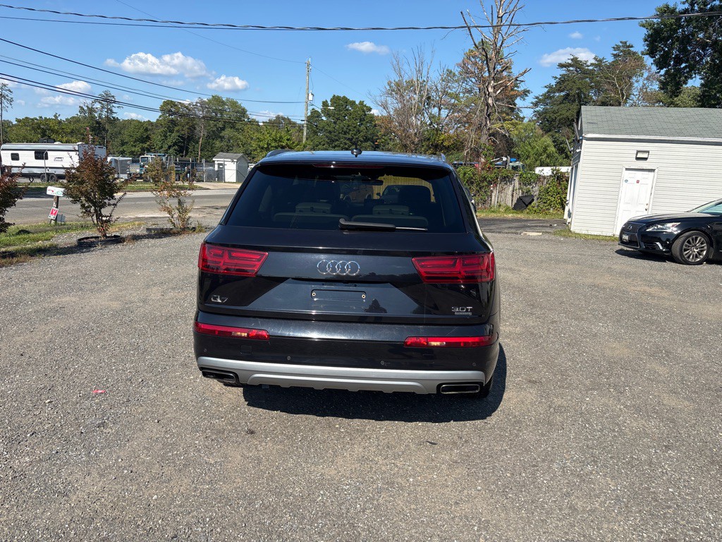 2017 Audi Q7 Image 11