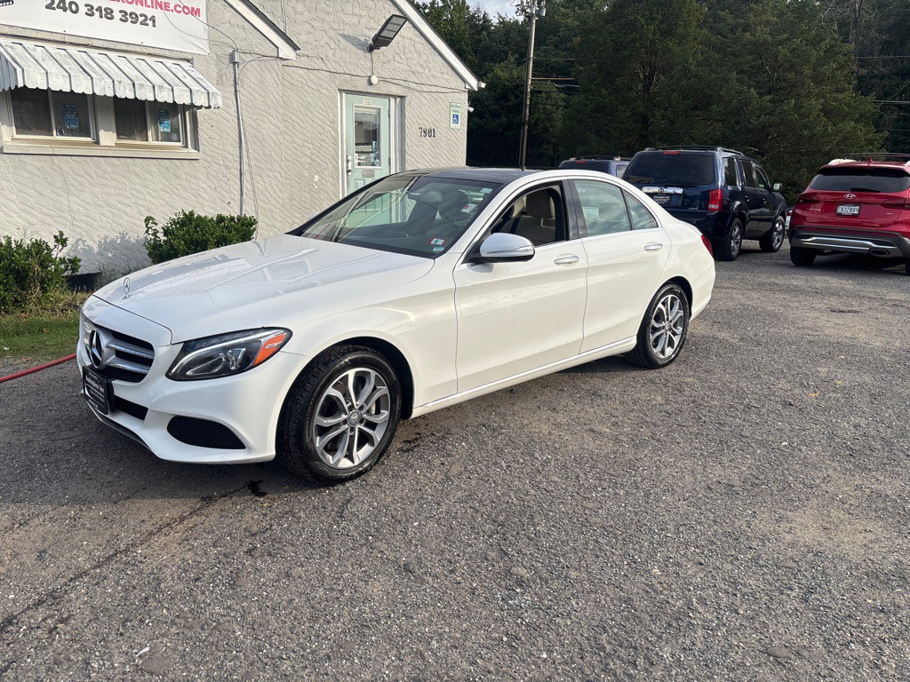 2015 Mercedes-Benz C-Class Image 3