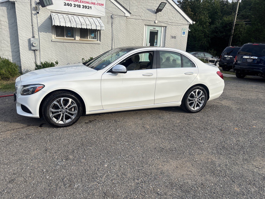 2015 Mercedes-Benz C-Class Image 4