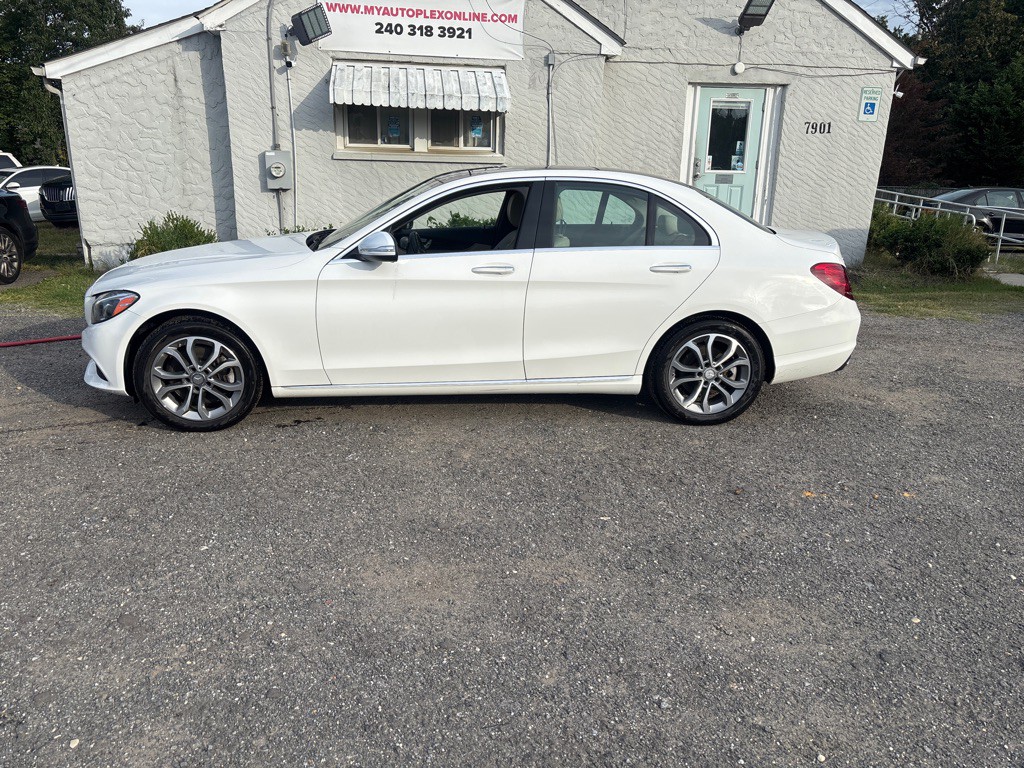2015 Mercedes-Benz C-Class Image 5