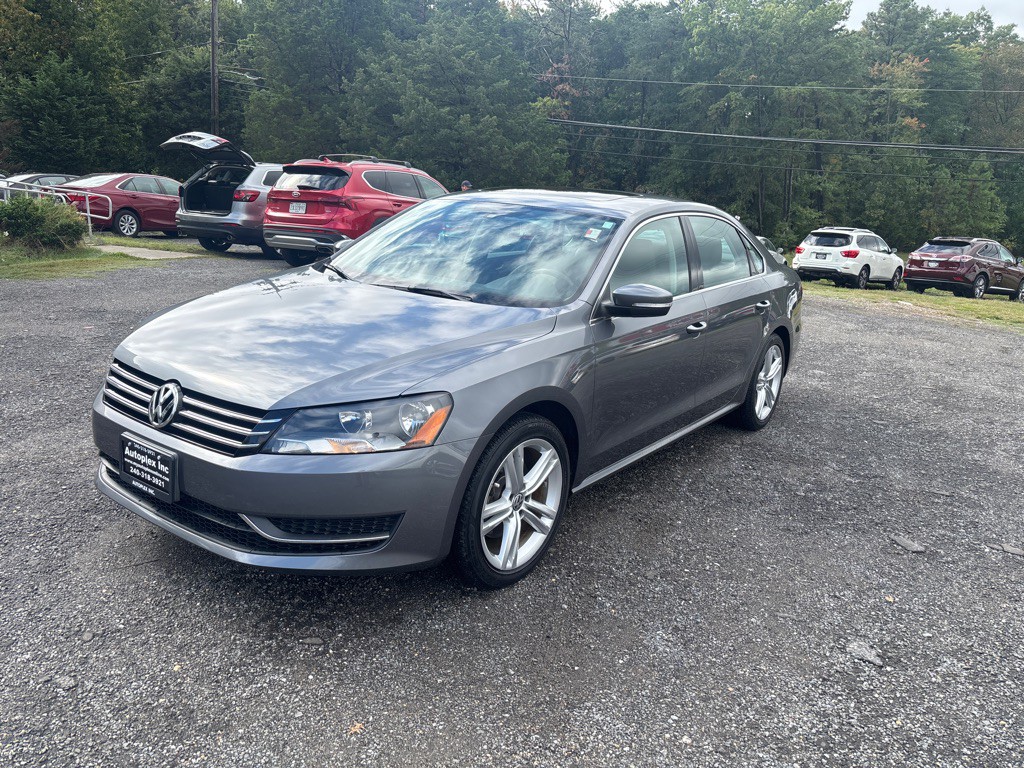 2014 Volkswagen Passat Image 2