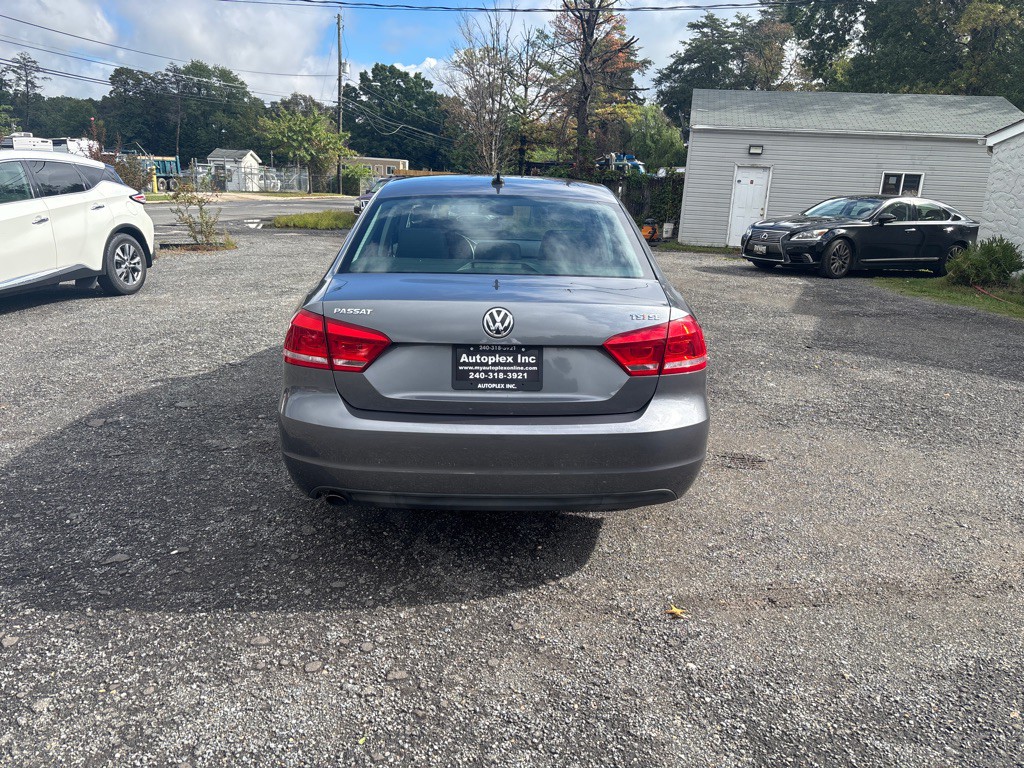 2014 Volkswagen Passat Image 10