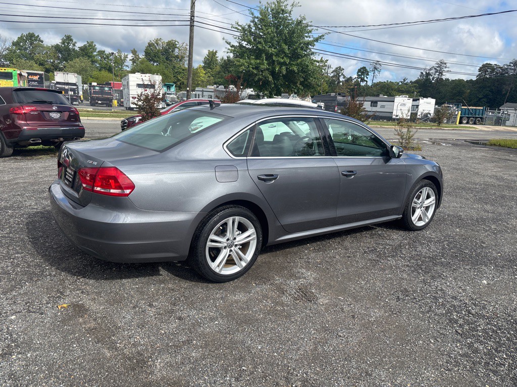 2014 Volkswagen Passat Image 12