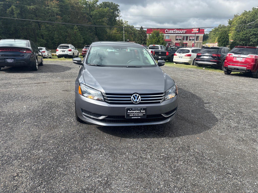 2014 Volkswagen Passat Image 19