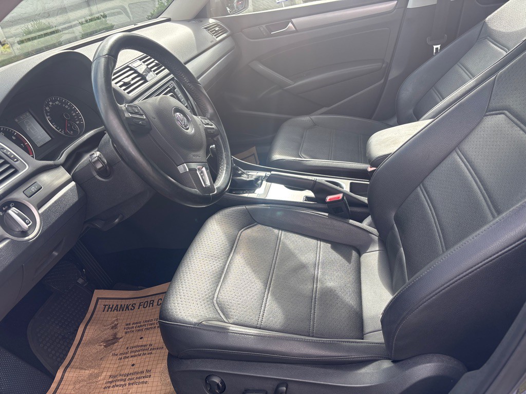 2014 Volkswagen Passat Image 20