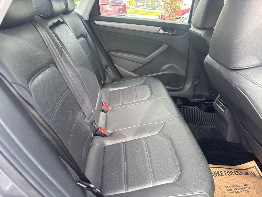 2014 Volkswagen Passat Image 22