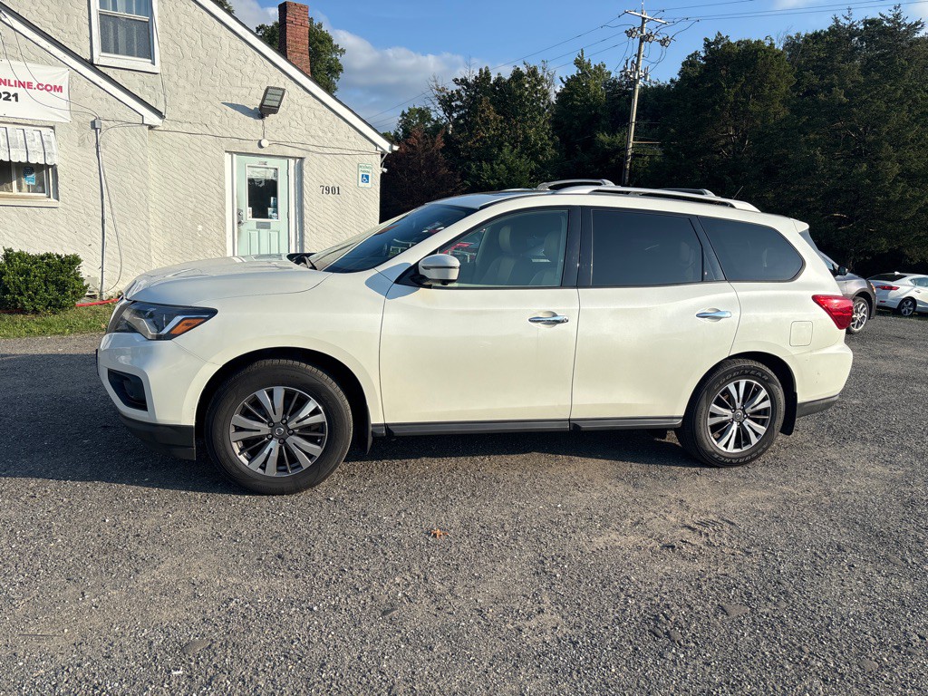 2017 Nissan Pathfinder Image 4