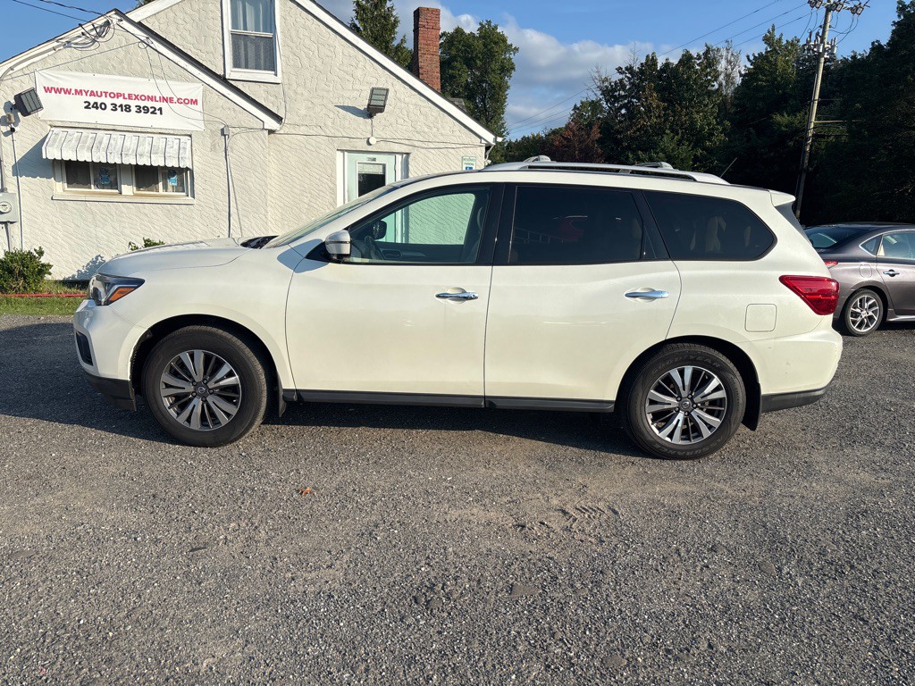 2017 Nissan Pathfinder Image 5