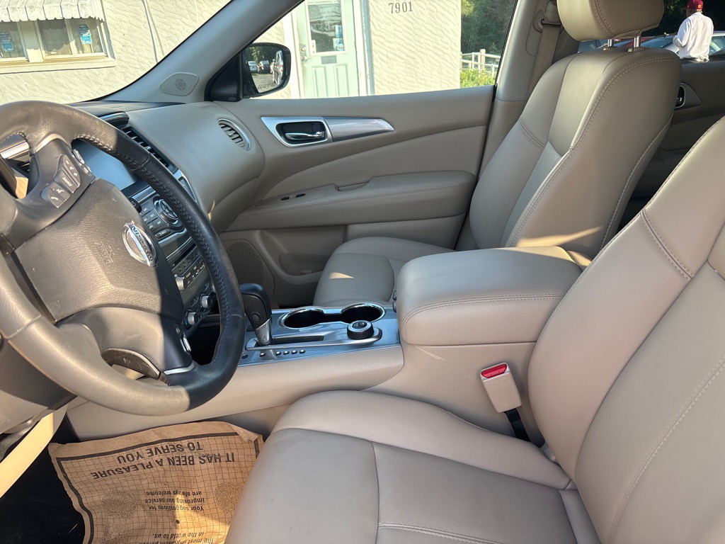 2017 Nissan Pathfinder Image 15
