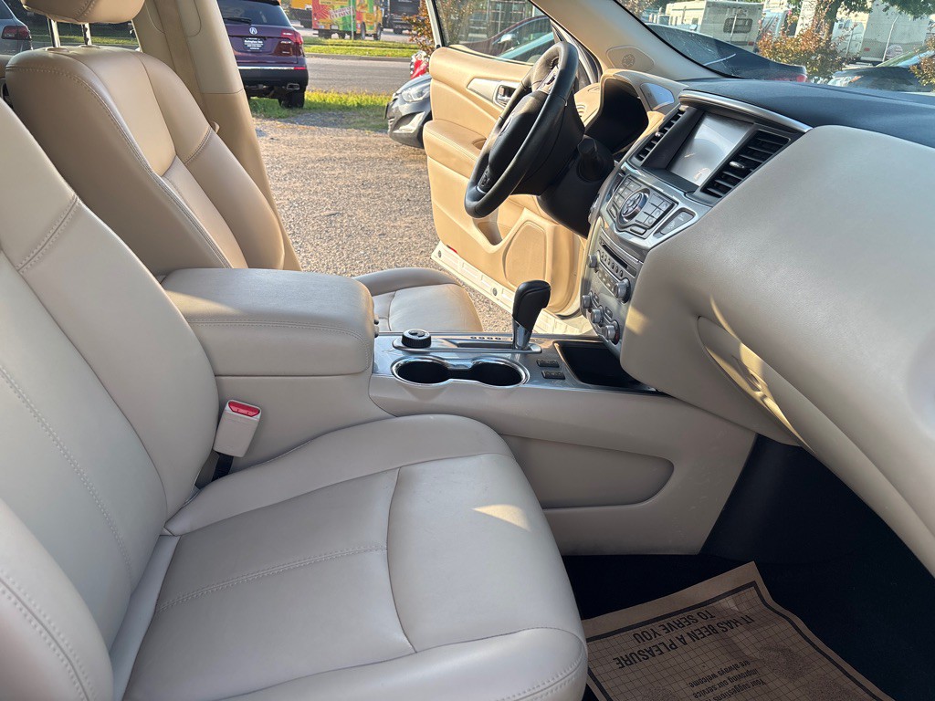 2017 Nissan Pathfinder Image 19