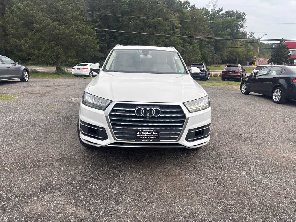 2017 Audi Q7 Image 1