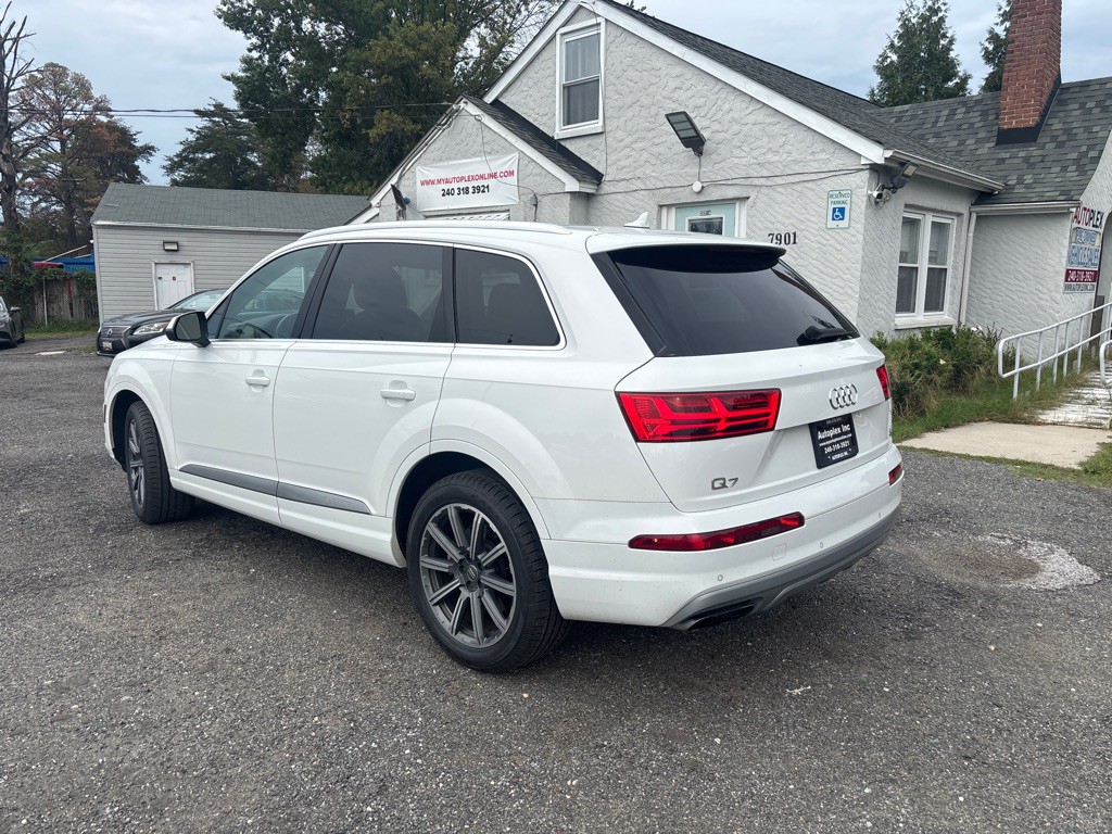 2017 Audi Q7 Image 8