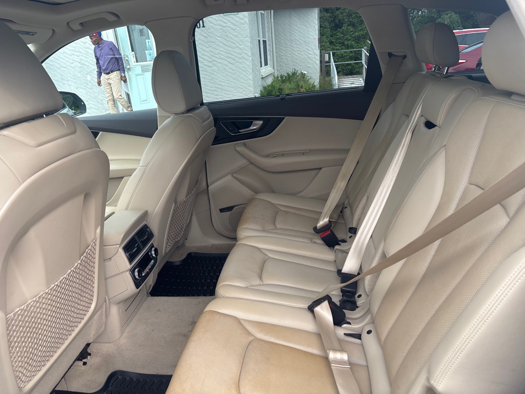 2017 Audi Q7 Image 19