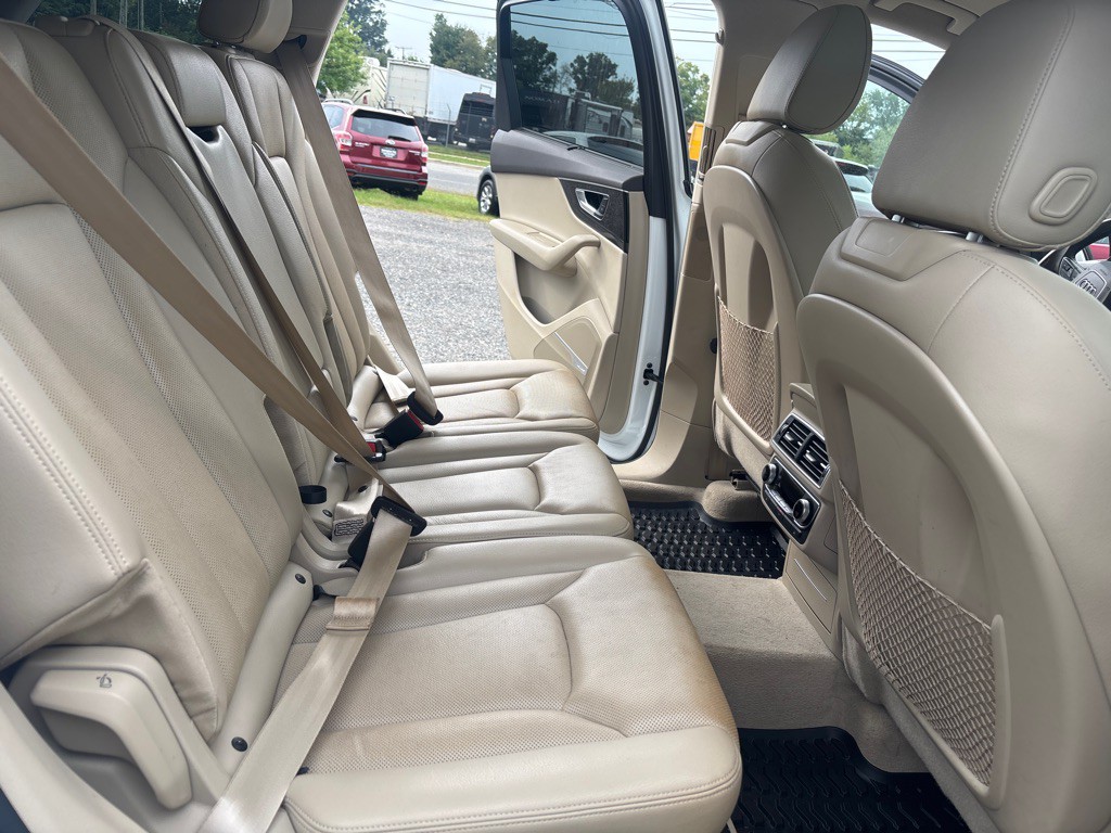 2017 Audi Q7 Image 21