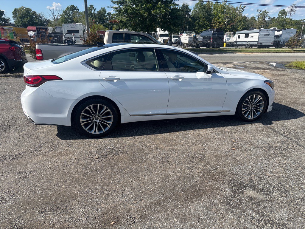 2017 Genesis G80 Image 9
