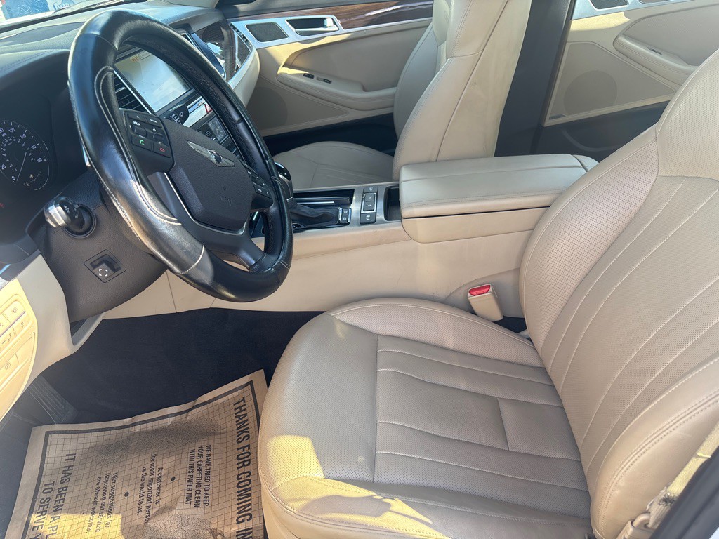2017 Genesis G80 Image 12