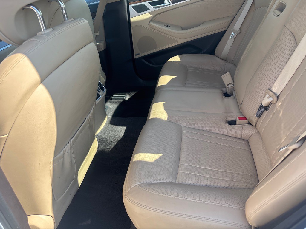 2017 Genesis G80 Image 13