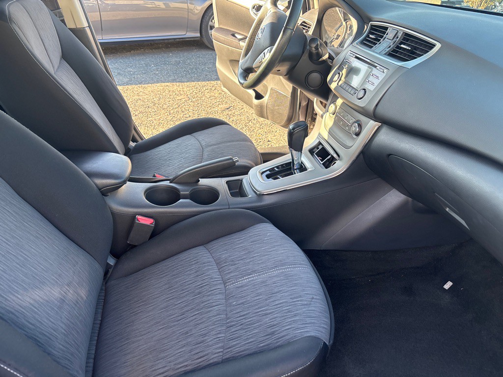 2014 Nissan Sentra Image 16