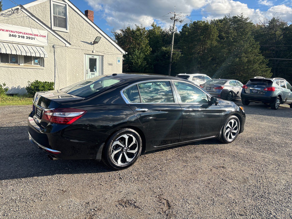 2017 Honda Accord Image 11
