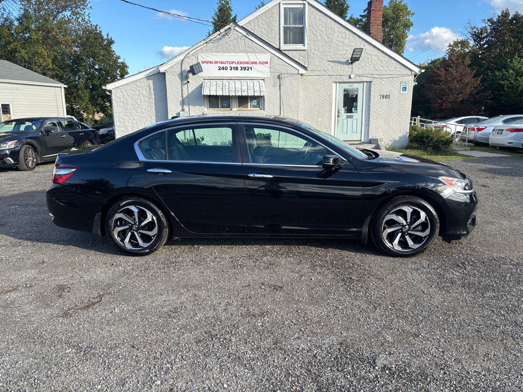 2017 Honda Accord Image 13
