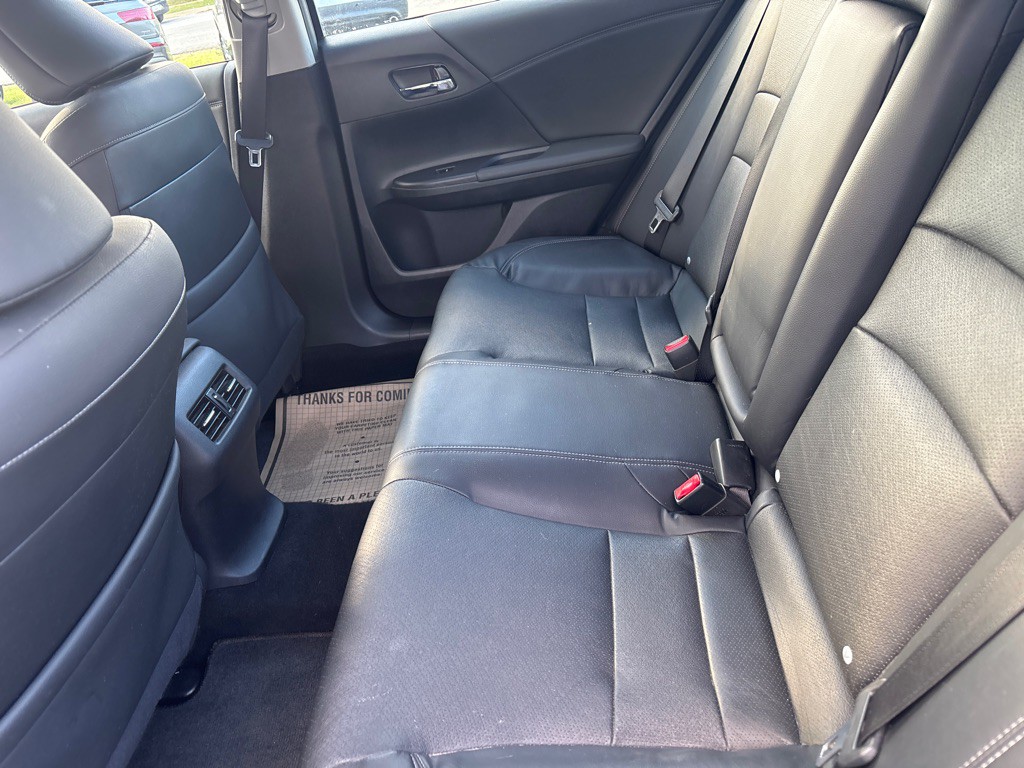 2017 Honda Accord Image 17