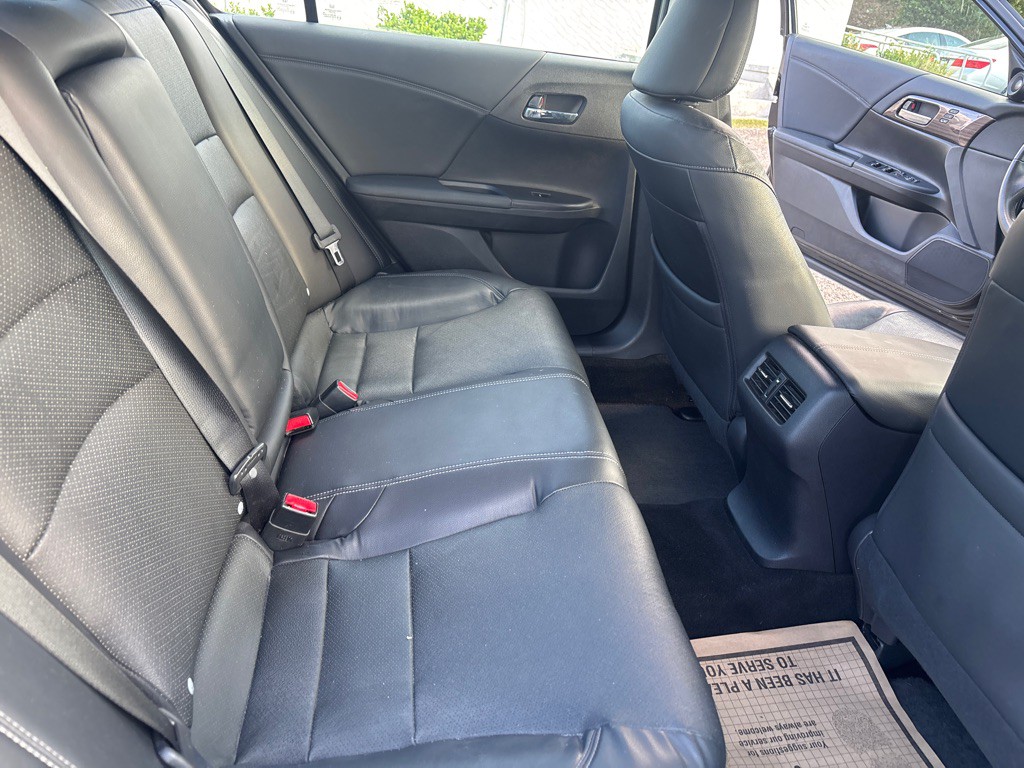 2017 Honda Accord Image 18