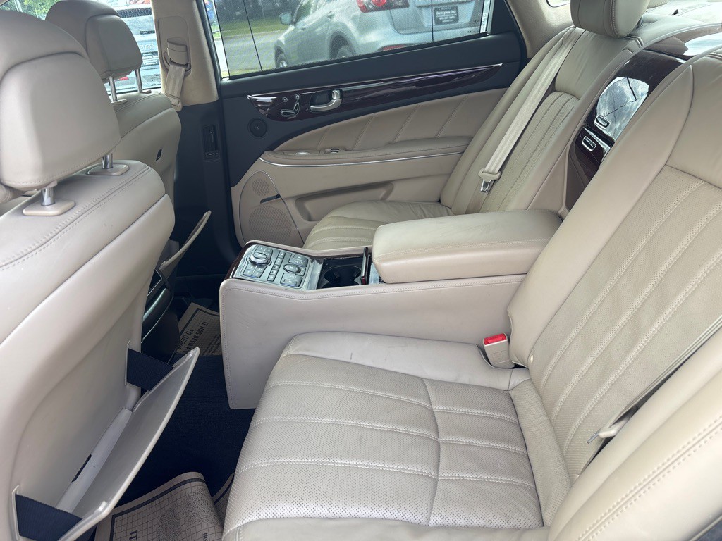 2011 Hyundai Equus Image 12