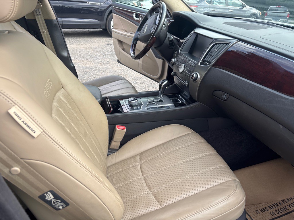 2011 Hyundai Equus Image 15