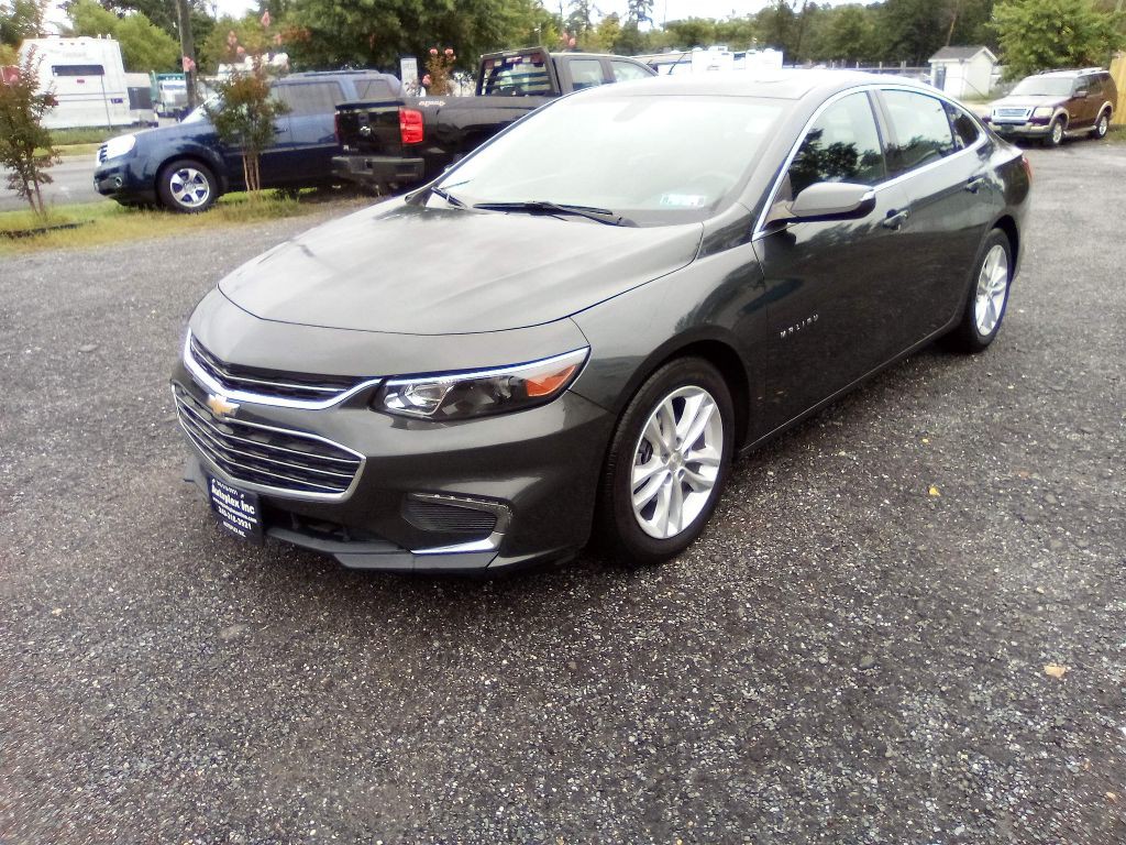 2018 Chevrolet Malibu Image 2