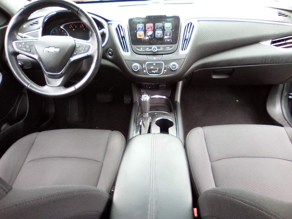 2018 Chevrolet Malibu Image 15