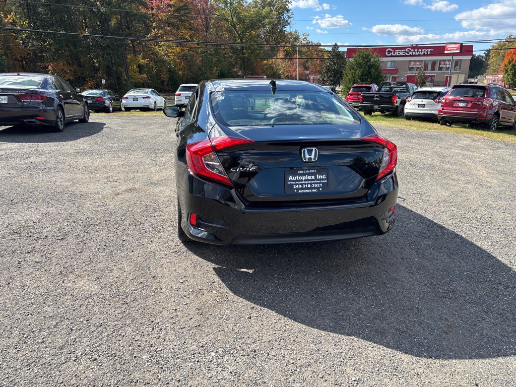 2017 Honda Civic Image 8