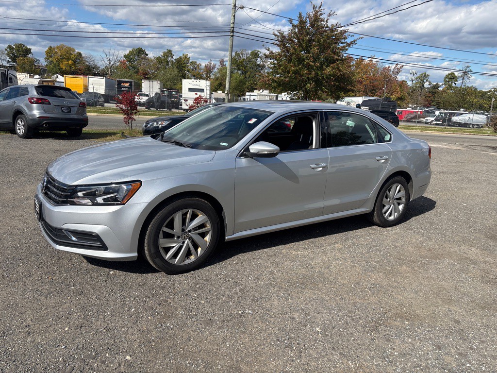2018 Volkswagen Passat Image 3