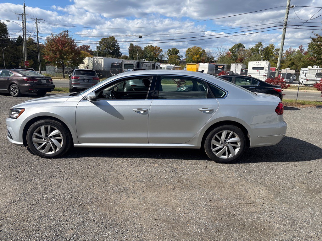 2018 Volkswagen Passat Image 5