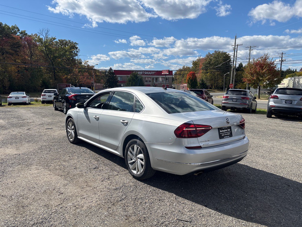 2018 Volkswagen Passat Image 7