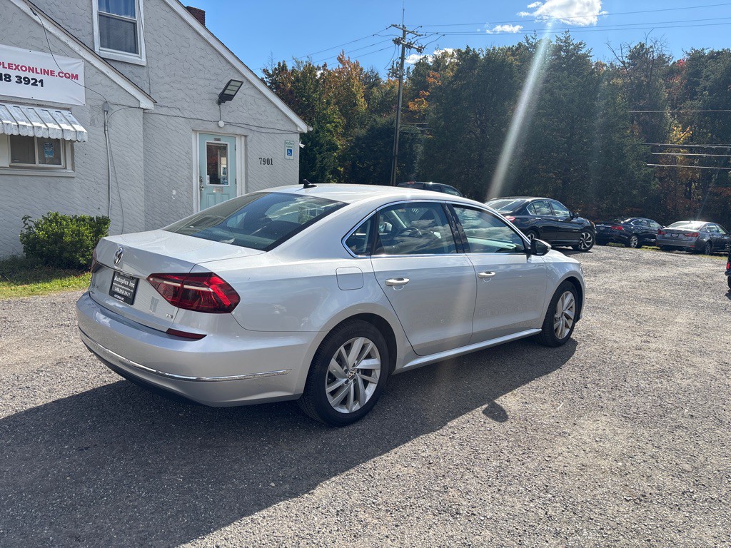 2018 Volkswagen Passat Image 10