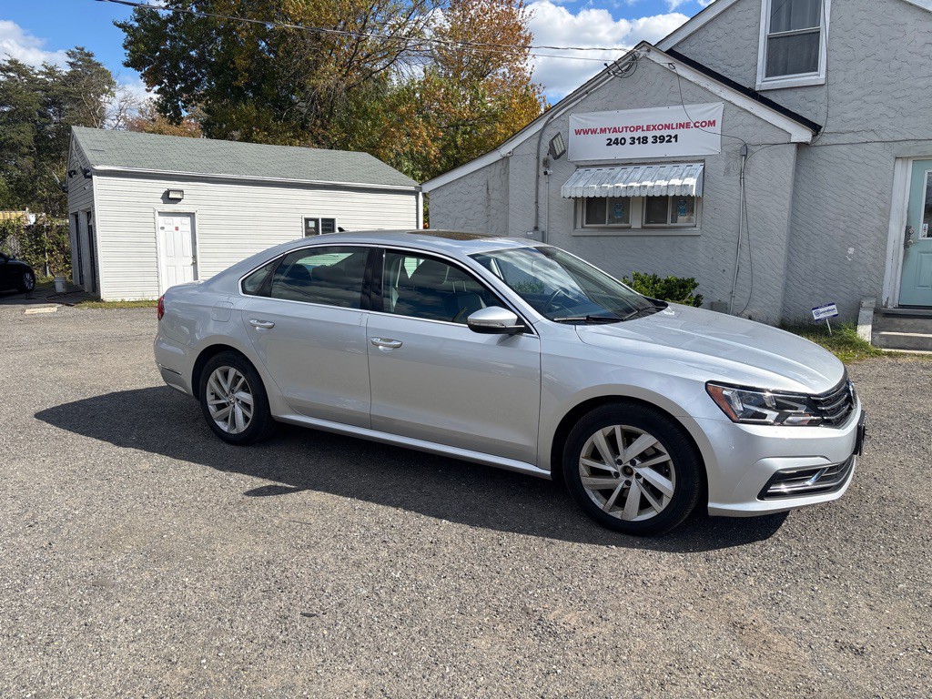 2018 Volkswagen Passat Image 13