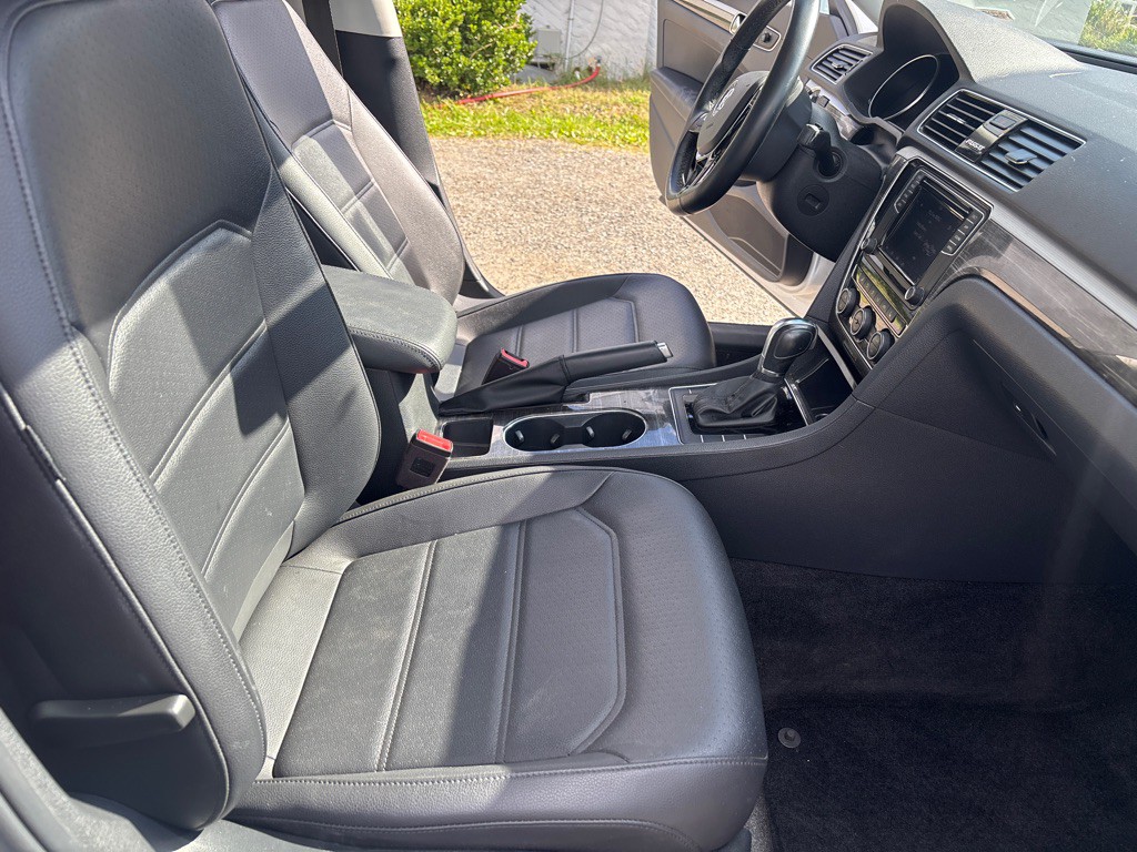 2018 Volkswagen Passat Image 19