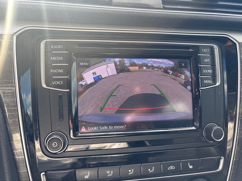 2018 Volkswagen Passat Image 22