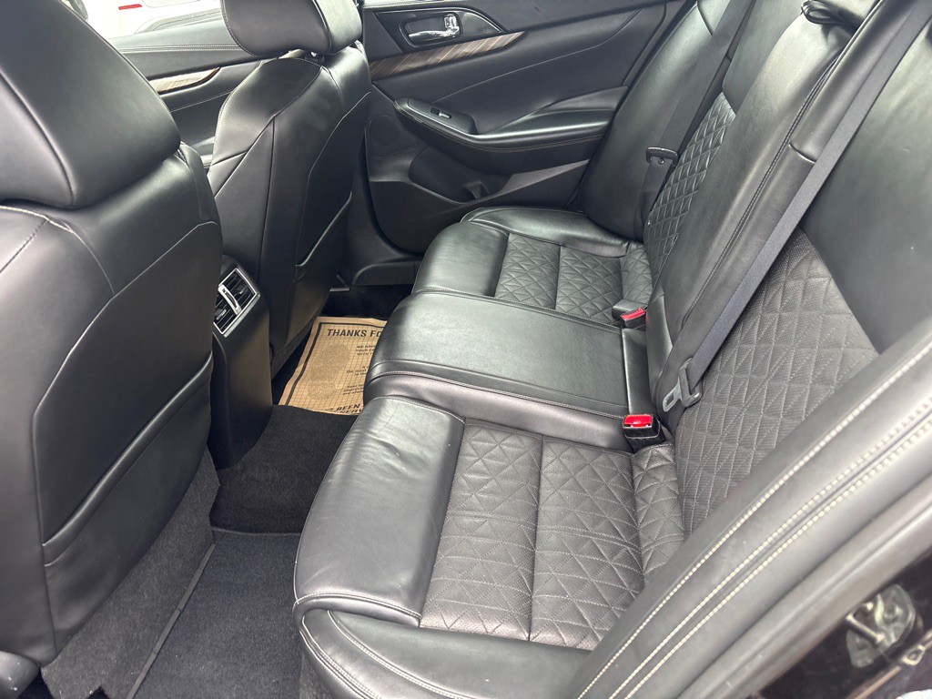 2016 Nissan Maxima Image 13