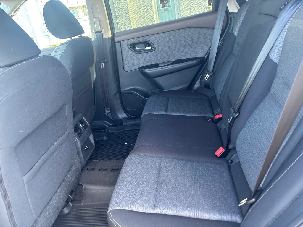 2021 Nissan Rogue Image 17