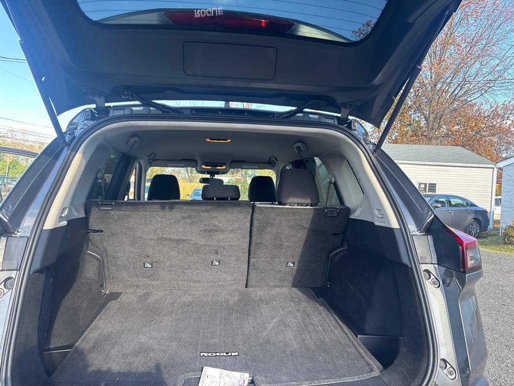 2021 Nissan Rogue Image 18