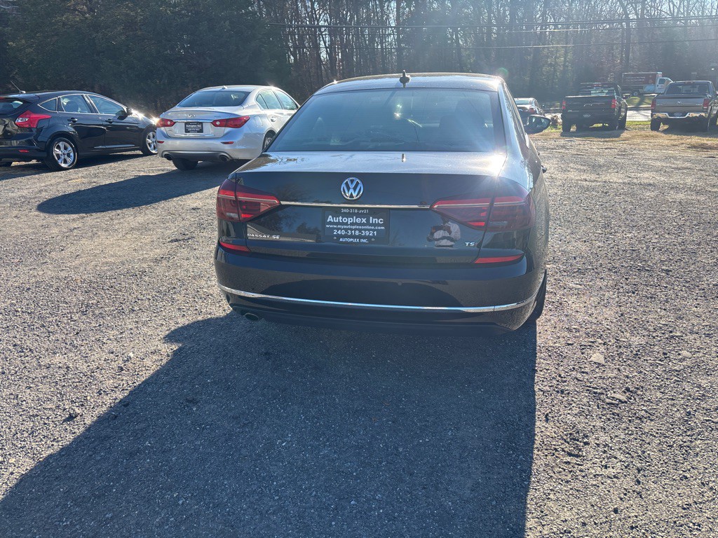 2017 Volkswagen Passat Image 8